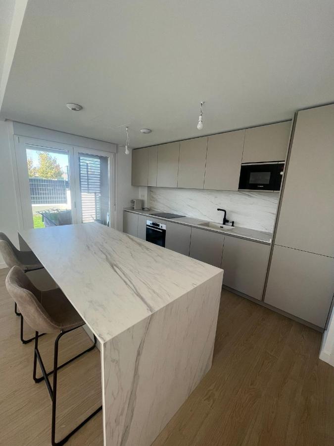 Apartment Moderno Bajo Con Jardin *